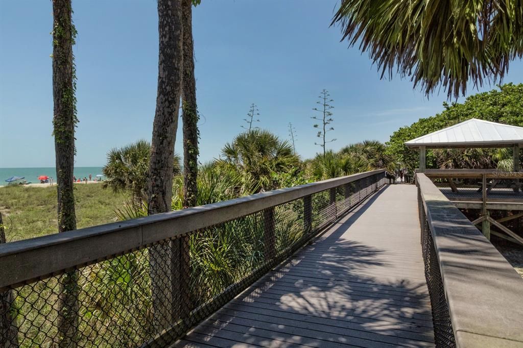 For Sale: $750,000 (3 beds, 2 baths, 1996 Square Feet)