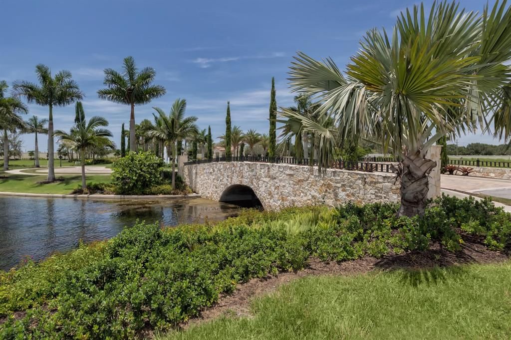 For Sale: $750,000 (3 beds, 2 baths, 1996 Square Feet)