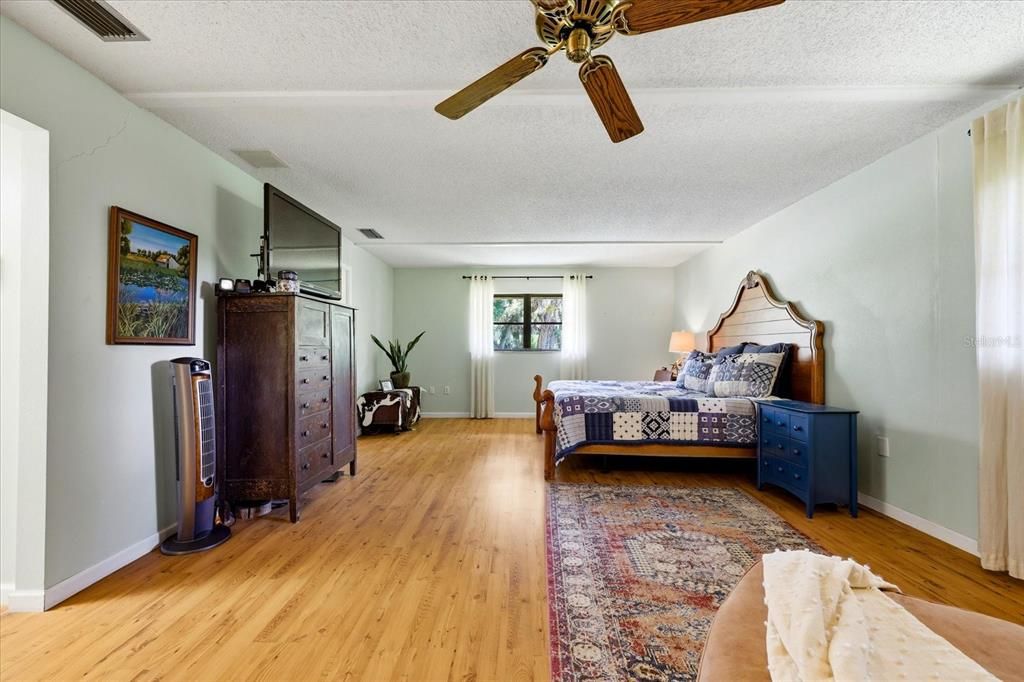 For Sale: $1,158,000 (4 beds, 3 baths, 3805 Square Feet)