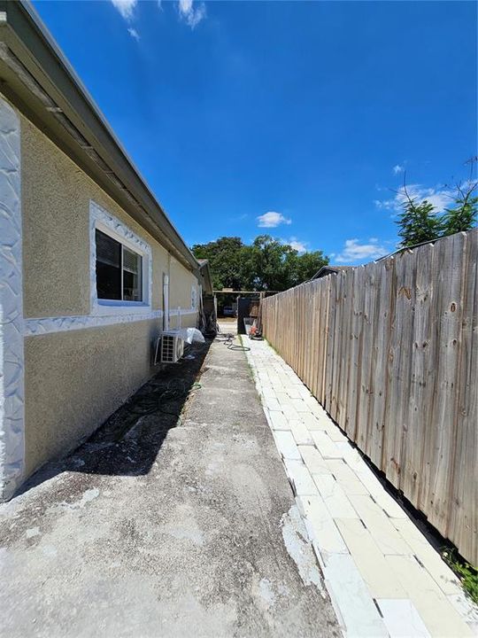 En Venta: $349,900 (3 camas, 3 baños, 2241 Pies cuadrados)