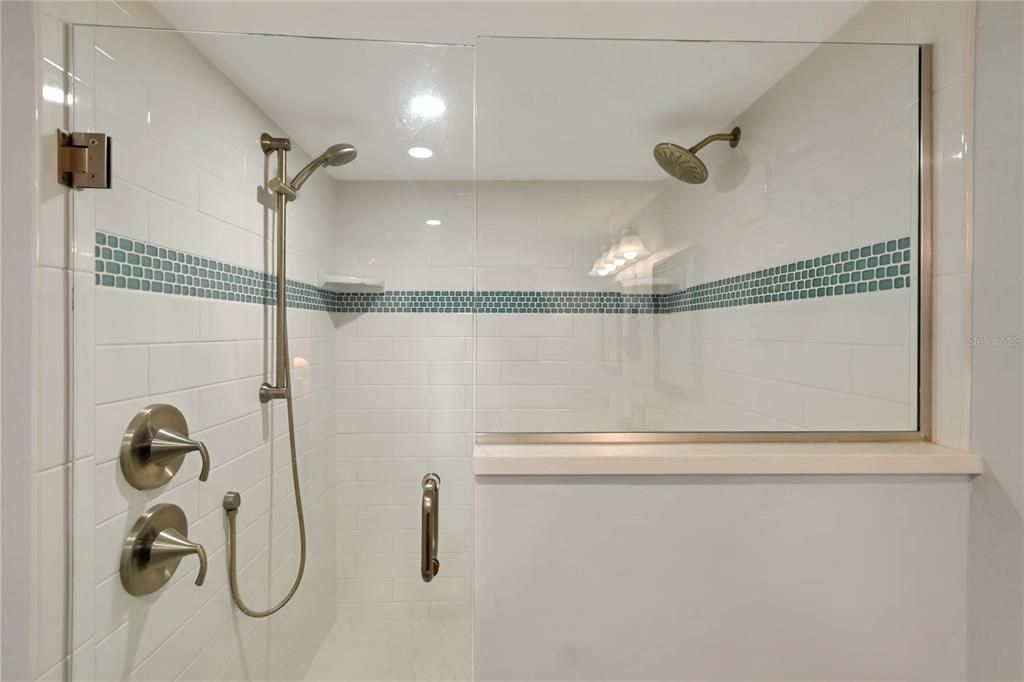 For Sale: $559,000 (2 beds, 2 baths, 1213 Square Feet)