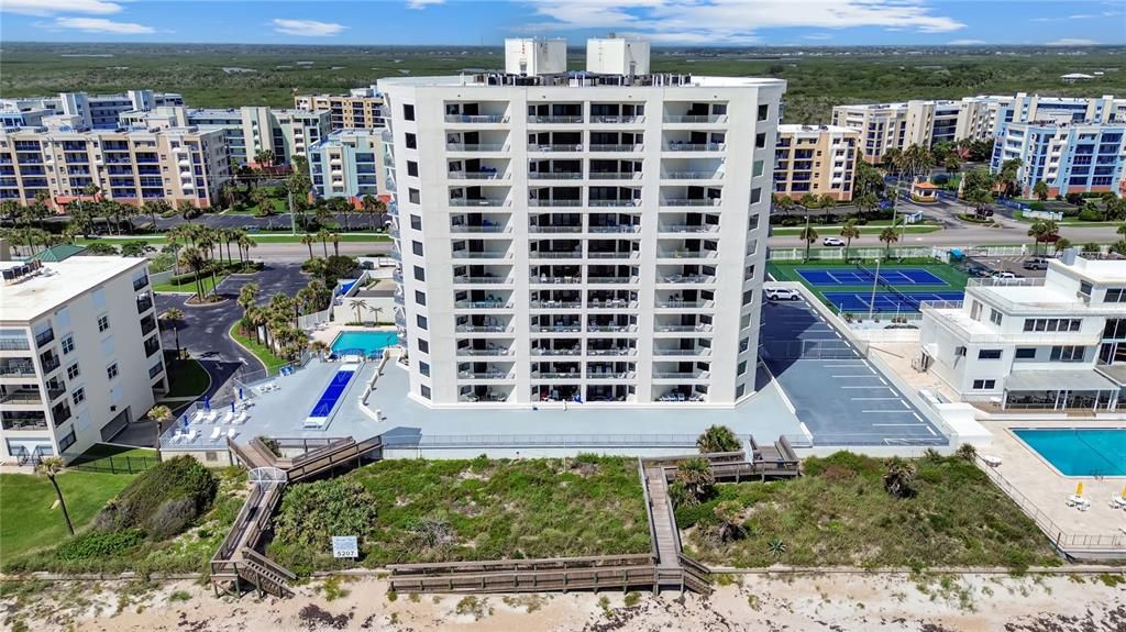 For Sale: $559,000 (2 beds, 2 baths, 1213 Square Feet)