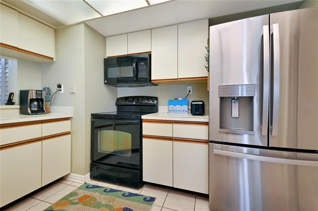 For Sale: $559,000 (2 beds, 2 baths, 1213 Square Feet)