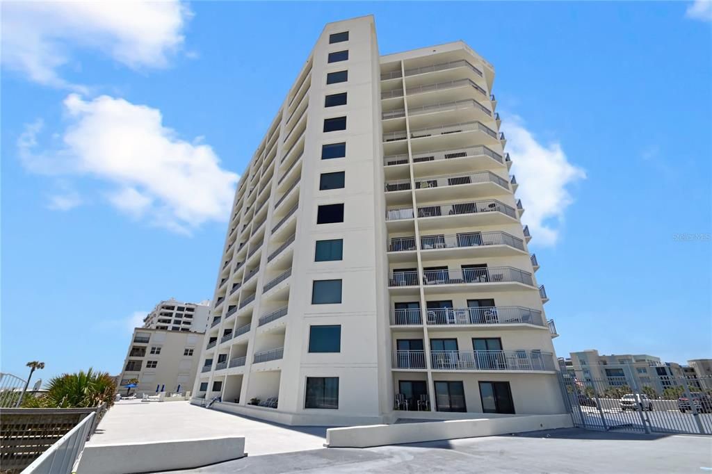 For Sale: $559,000 (2 beds, 2 baths, 1213 Square Feet)