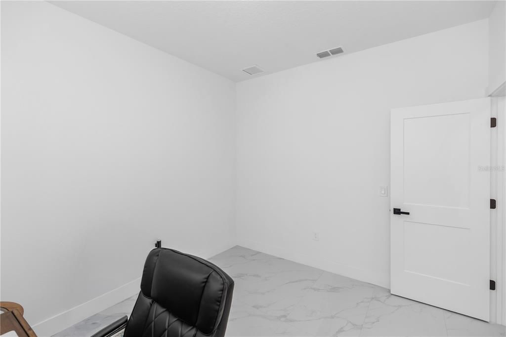 For Sale: $435,000 (4 beds, 3 baths, 2060 Square Feet)