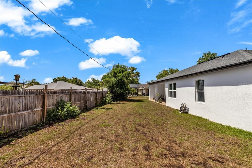 For Sale: $435,000 (4 beds, 3 baths, 2060 Square Feet)