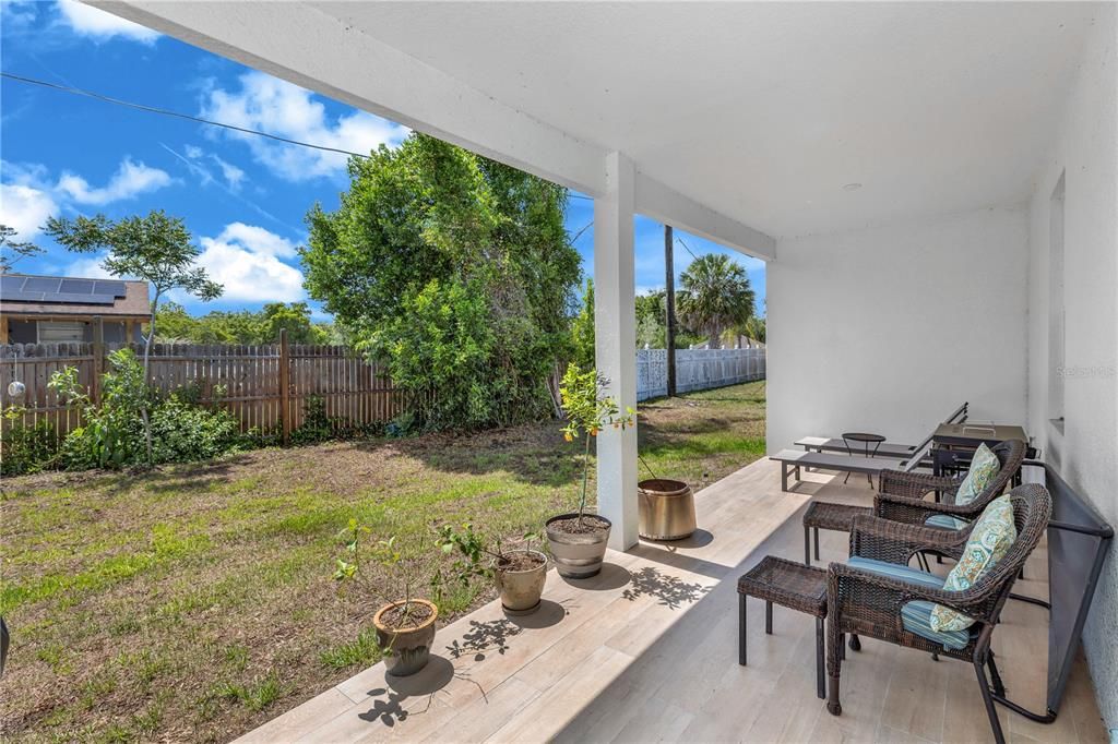 For Sale: $435,000 (4 beds, 3 baths, 2060 Square Feet)