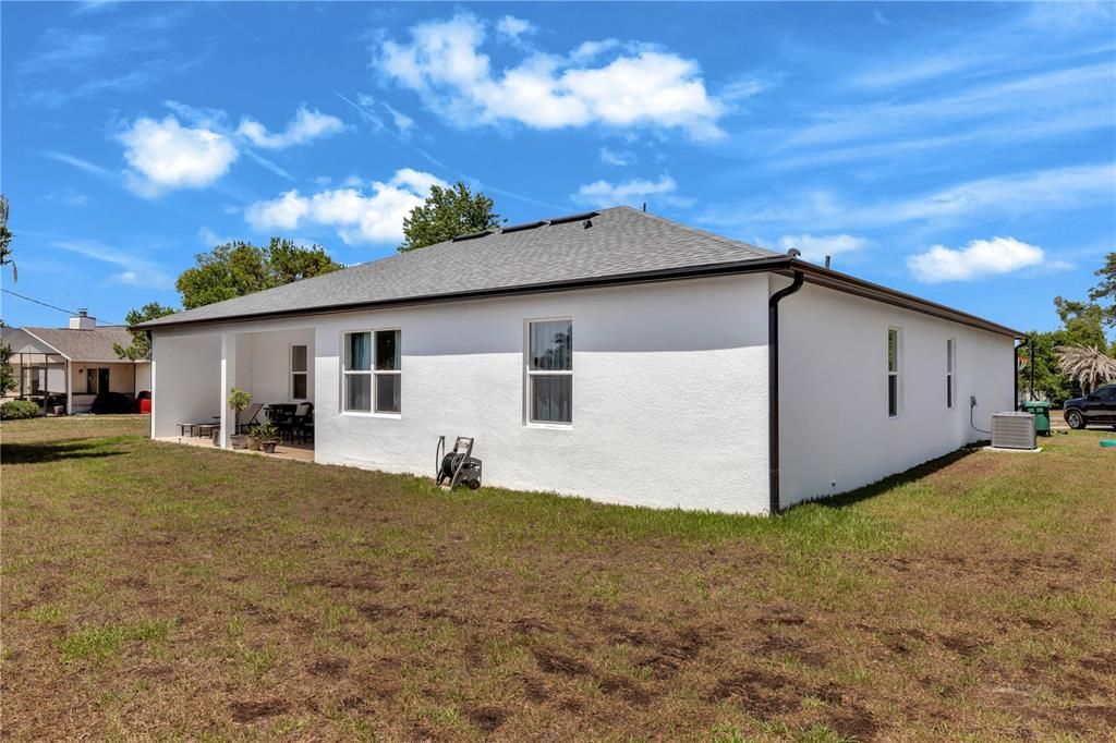 For Sale: $435,000 (4 beds, 3 baths, 2060 Square Feet)