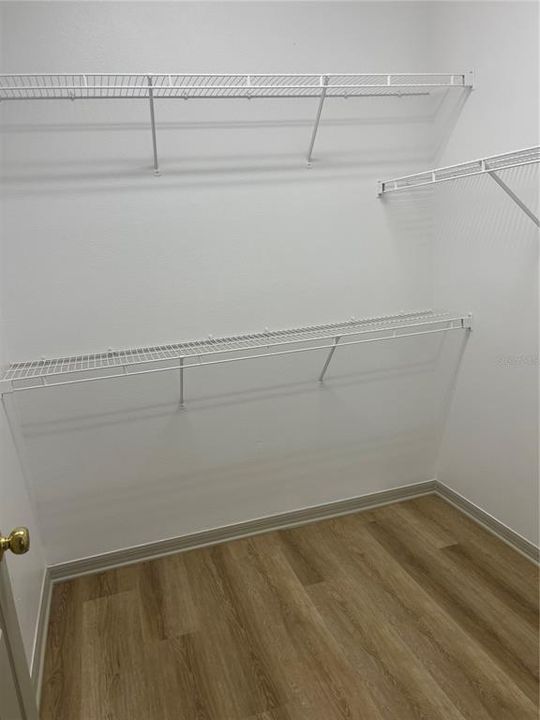 Activo con contrato: $359,900 (3 camas, 2 baños, 1616 Pies cuadrados)
