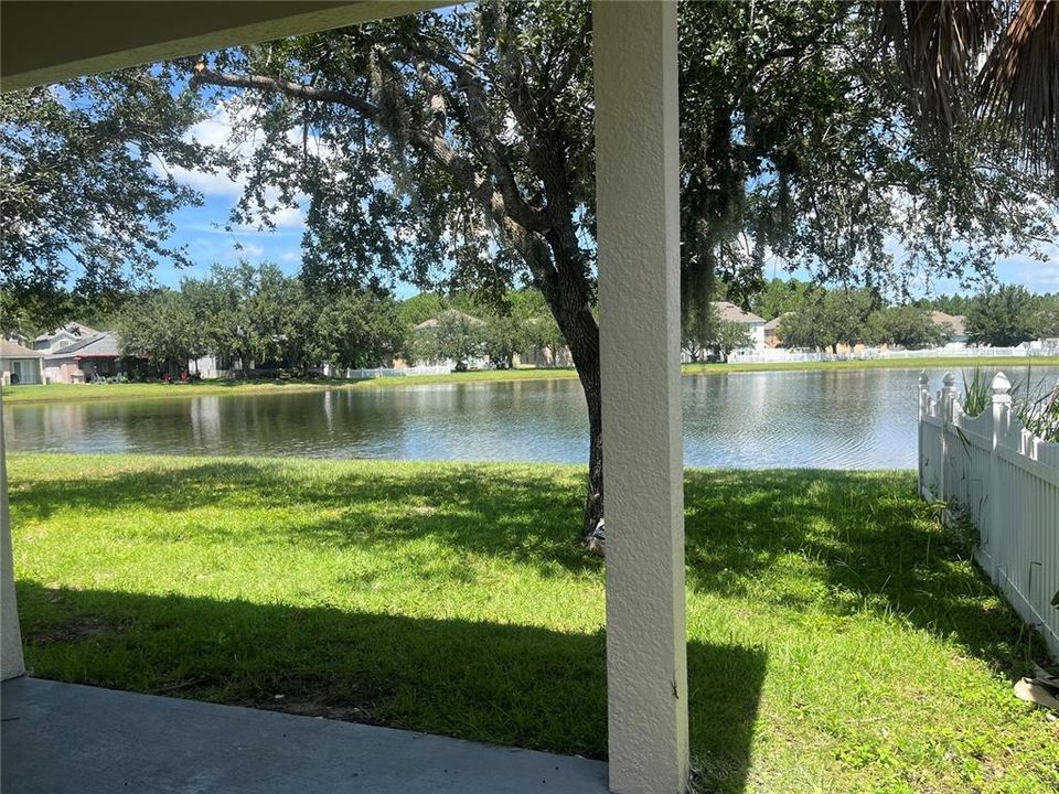 Activo con contrato: $359,900 (3 camas, 2 baños, 1616 Pies cuadrados)