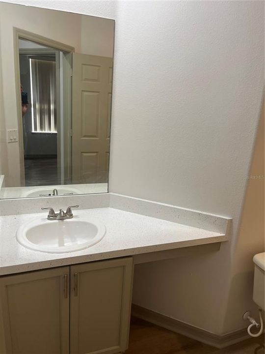 Activo con contrato: $359,900 (3 camas, 2 baños, 1616 Pies cuadrados)