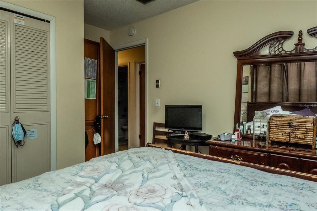 На продажу: $275,500 (3 спален, 2 ванн, 1075 Квадратных фут)