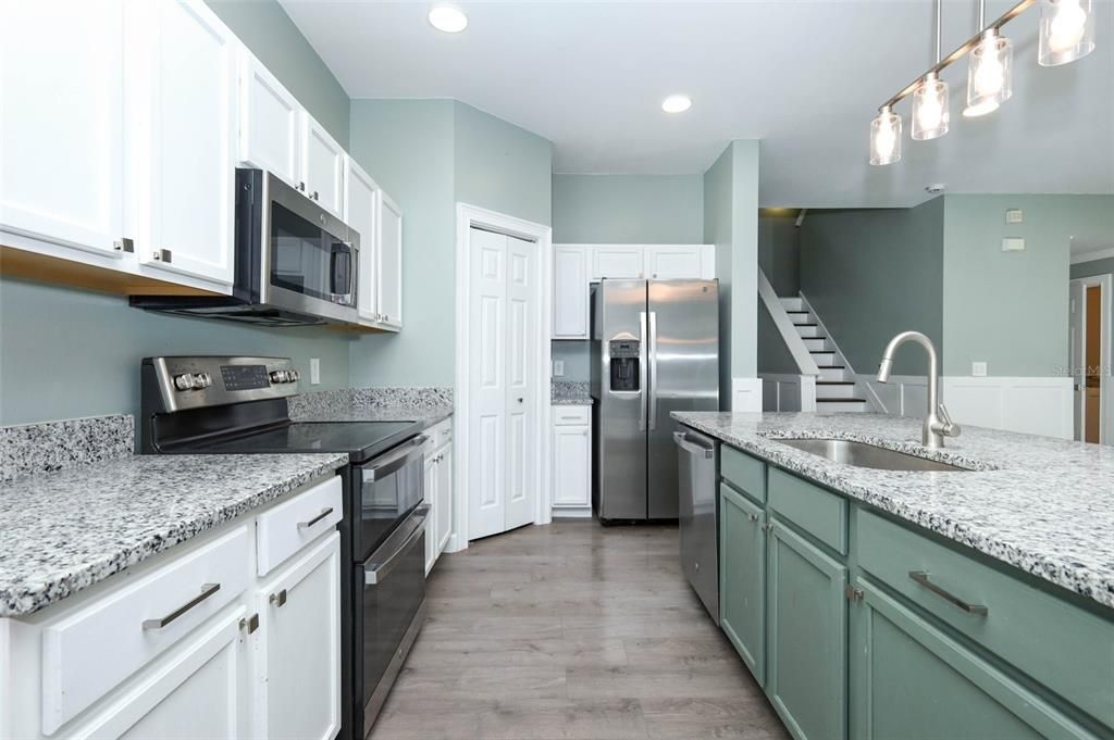 For Sale: $465,000 (4 beds, 2 baths, 2253 Square Feet)