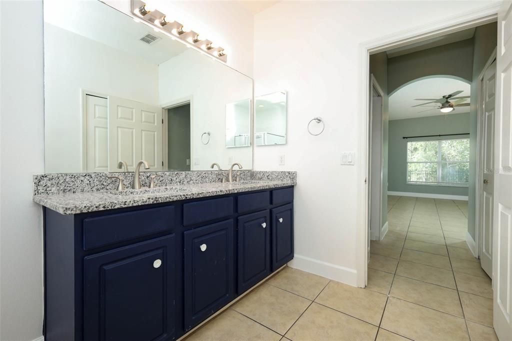 For Sale: $465,000 (4 beds, 2 baths, 2253 Square Feet)