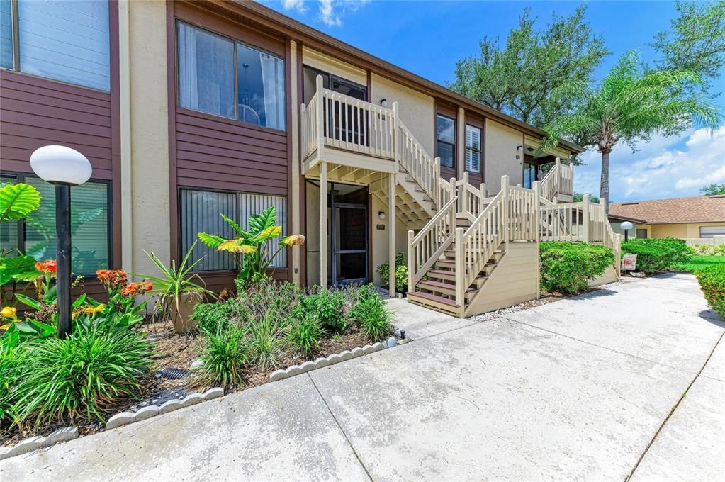 For Sale: $270,000 (2 beds, 2 baths, 1284 Square Feet)