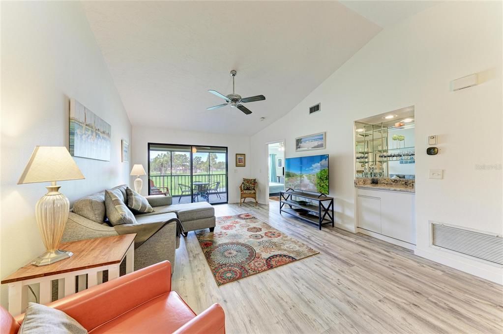 For Sale: $270,000 (2 beds, 2 baths, 1284 Square Feet)