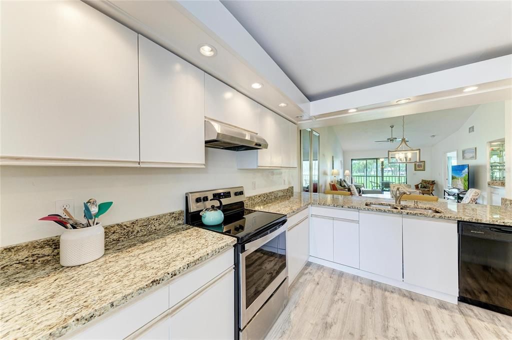 For Sale: $270,000 (2 beds, 2 baths, 1284 Square Feet)