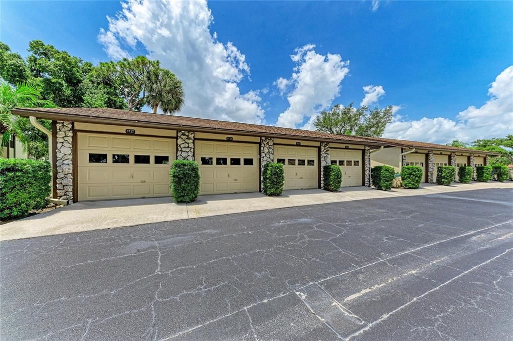 For Sale: $270,000 (2 beds, 2 baths, 1284 Square Feet)