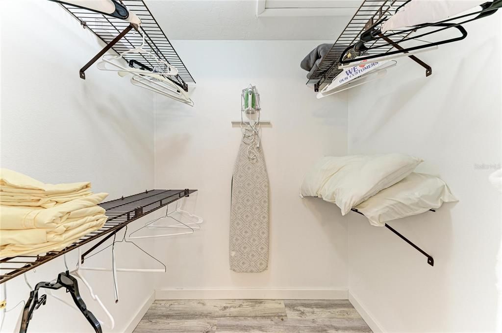 For Sale: $270,000 (2 beds, 2 baths, 1284 Square Feet)