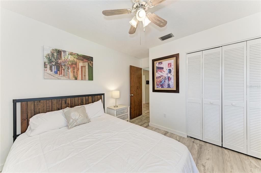 For Sale: $270,000 (2 beds, 2 baths, 1284 Square Feet)