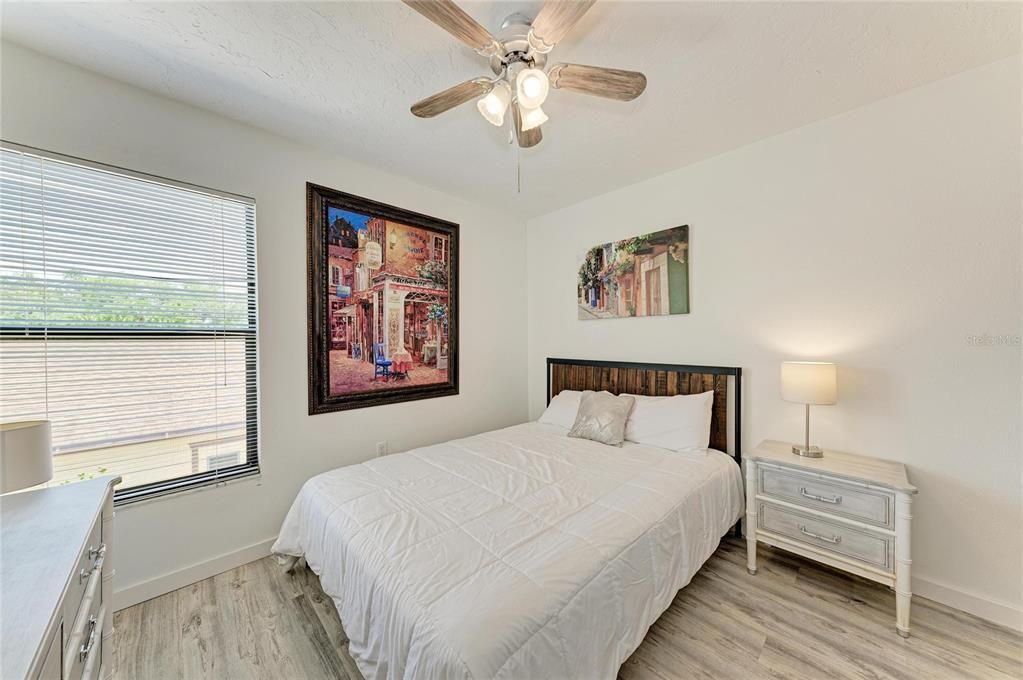 For Sale: $270,000 (2 beds, 2 baths, 1284 Square Feet)