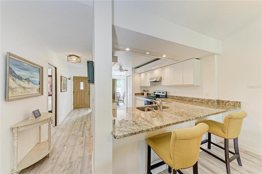 For Sale: $270,000 (2 beds, 2 baths, 1284 Square Feet)