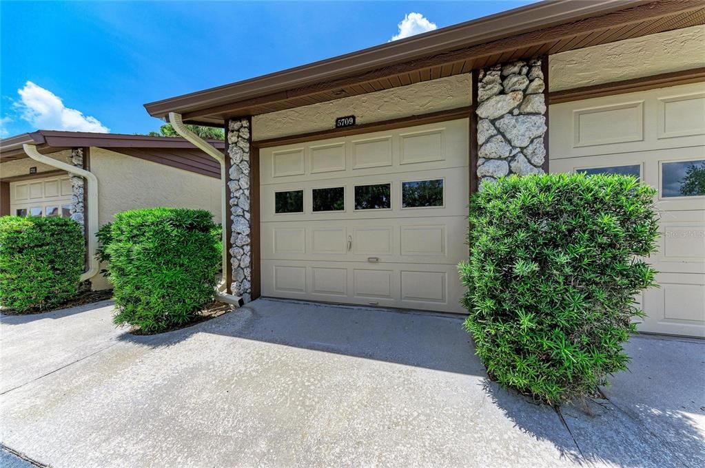 For Sale: $270,000 (2 beds, 2 baths, 1284 Square Feet)