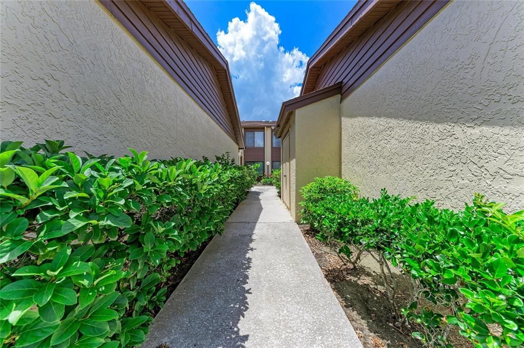 For Sale: $270,000 (2 beds, 2 baths, 1284 Square Feet)