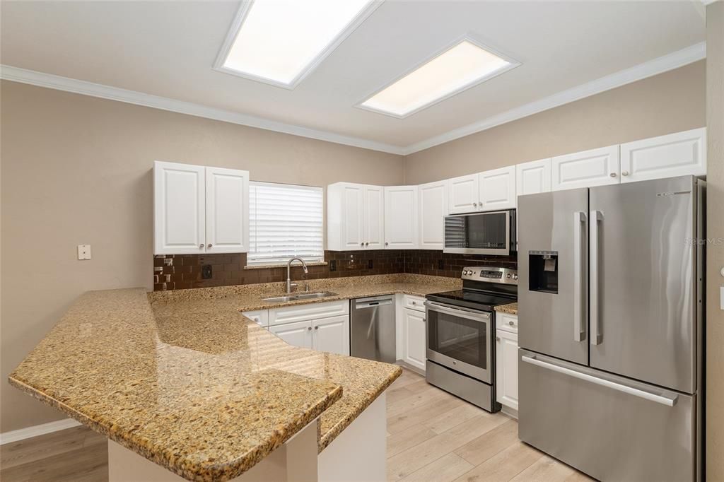 Activo con contrato: $265,000 (3 camas, 2 baños, 1514 Pies cuadrados)