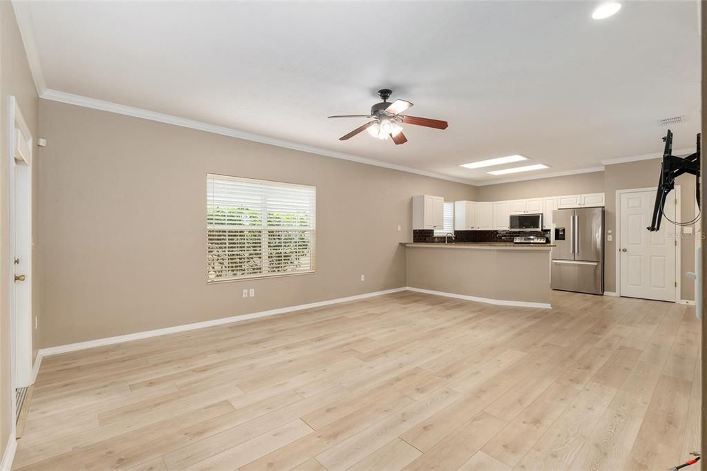 Activo con contrato: $265,000 (3 camas, 2 baños, 1514 Pies cuadrados)