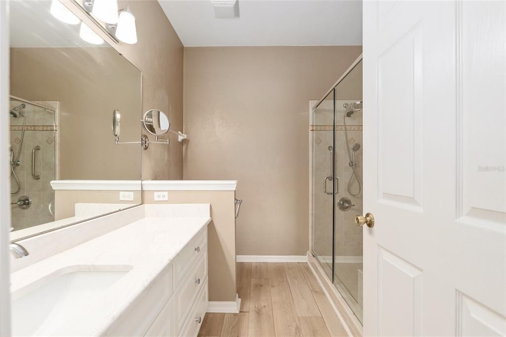 Activo con contrato: $265,000 (3 camas, 2 baños, 1514 Pies cuadrados)