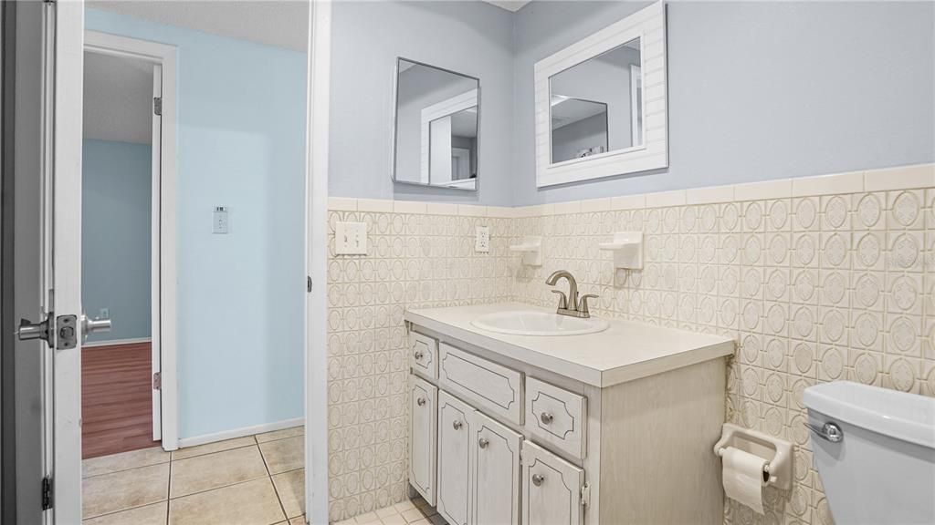 For Sale: $385,000 (3 beds, 2 baths, 1589 Square Feet)