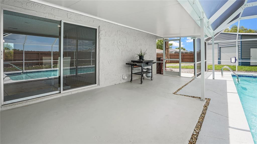 For Sale: $385,000 (3 beds, 2 baths, 1589 Square Feet)