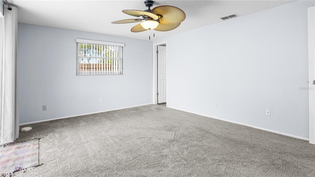 For Sale: $385,000 (3 beds, 2 baths, 1589 Square Feet)