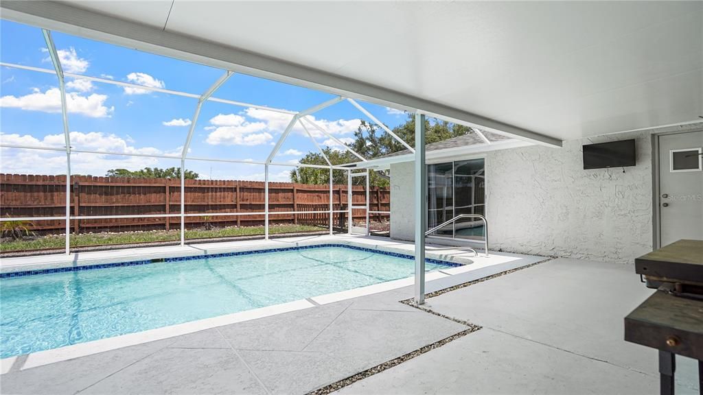 For Sale: $385,000 (3 beds, 2 baths, 1589 Square Feet)