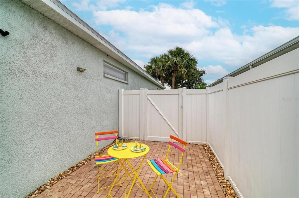 For Sale: $569,000 (3 beds, 2 baths, 2148 Square Feet)