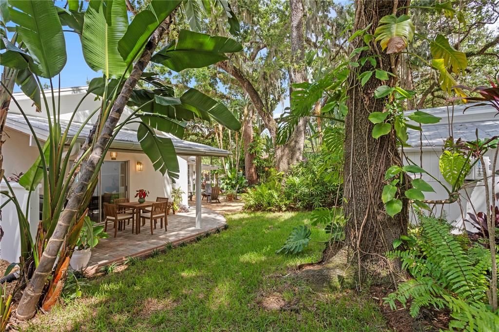 Под контрактом: $915,000 (4 спален, 3 ванн, 2817 Квадратных фут)
