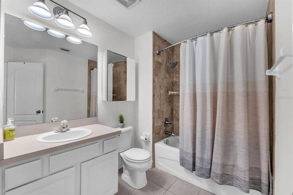 For Sale: $325,000 (3 beds, 2 baths, 1625 Square Feet)