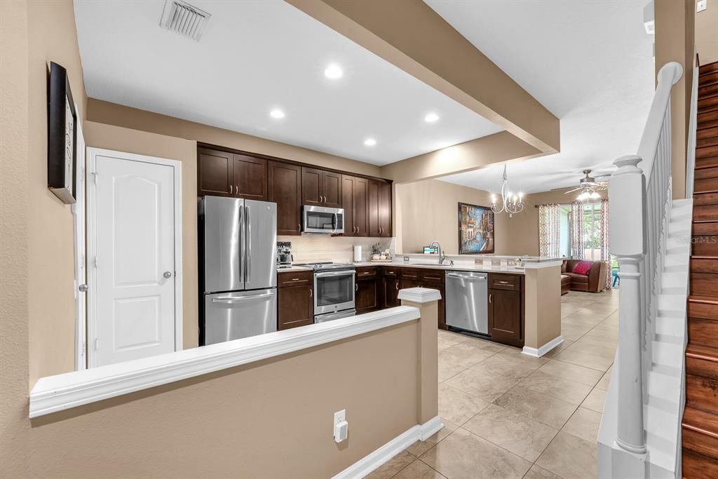 For Sale: $325,000 (3 beds, 2 baths, 1625 Square Feet)