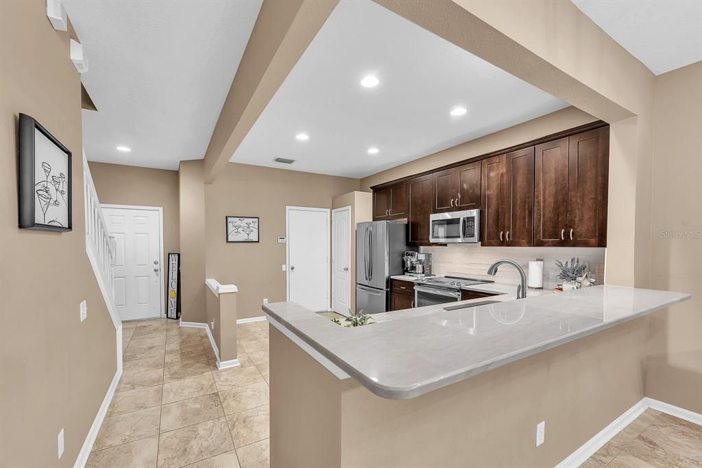For Sale: $325,000 (3 beds, 2 baths, 1625 Square Feet)