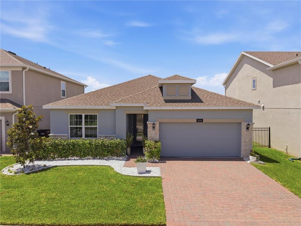 For Sale: $500,000 (4 beds, 2 baths, 1910 Square Feet)