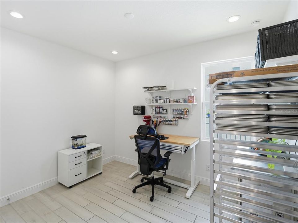 For Sale: $500,000 (4 beds, 2 baths, 1910 Square Feet)