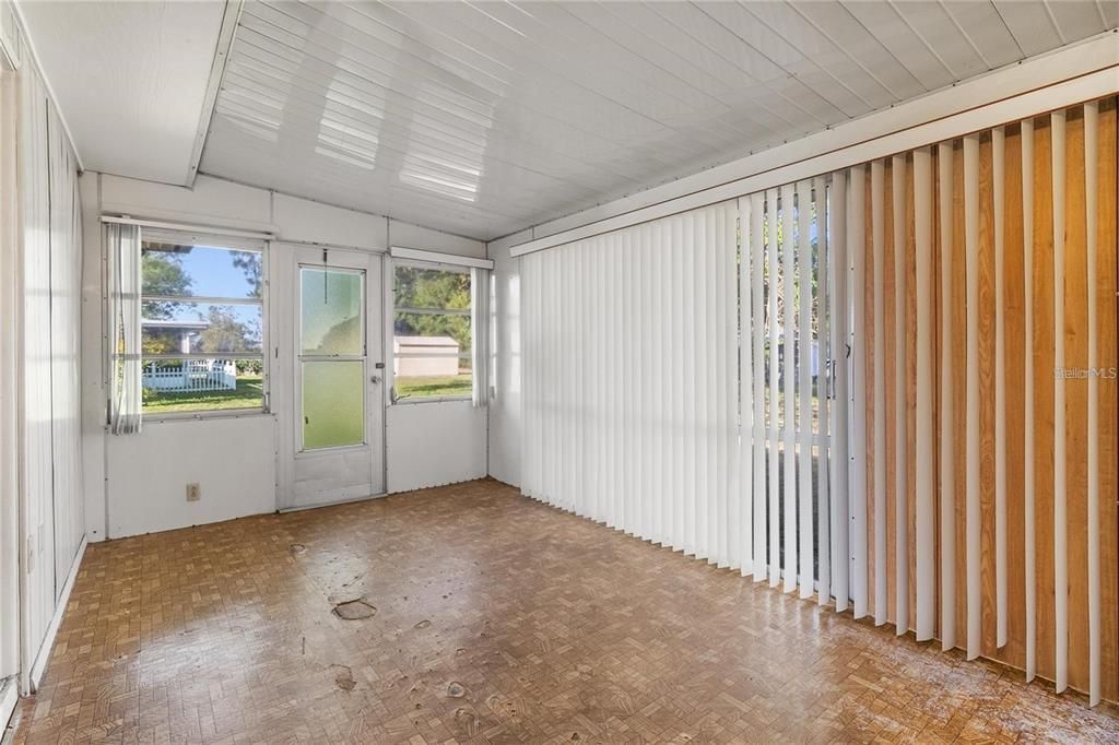 For Rent: $1,600 (3 beds, 1 baths, 1399 Square Feet)