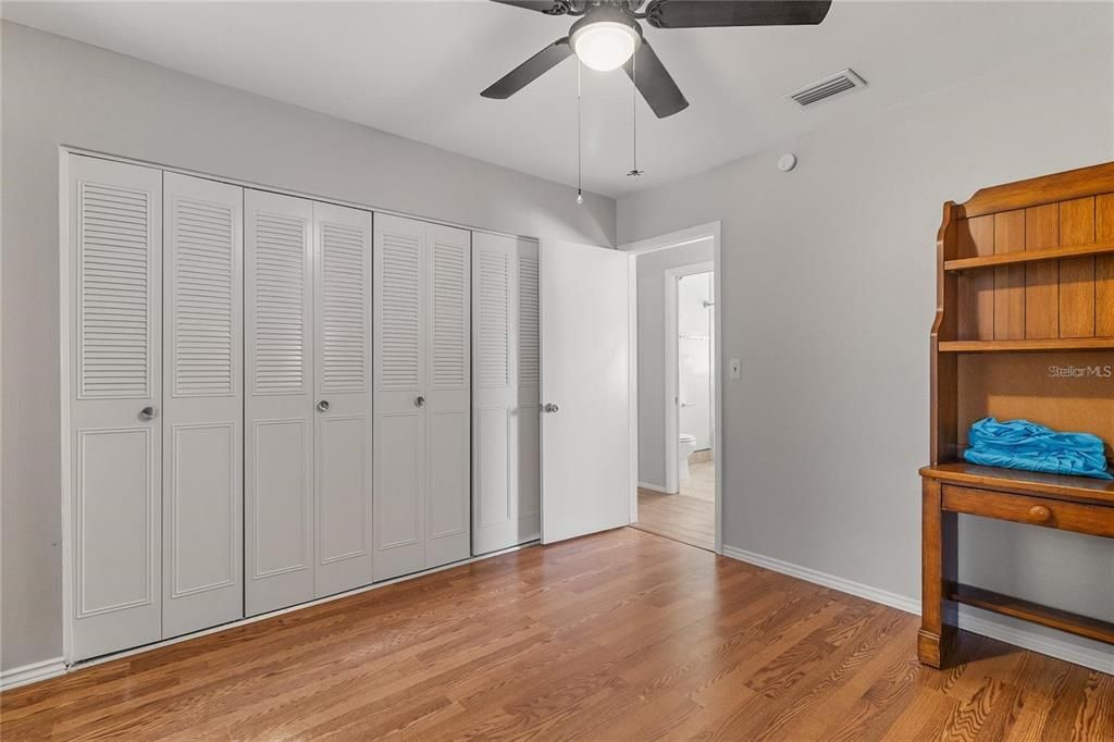 For Rent: $1,600 (3 beds, 1 baths, 1399 Square Feet)