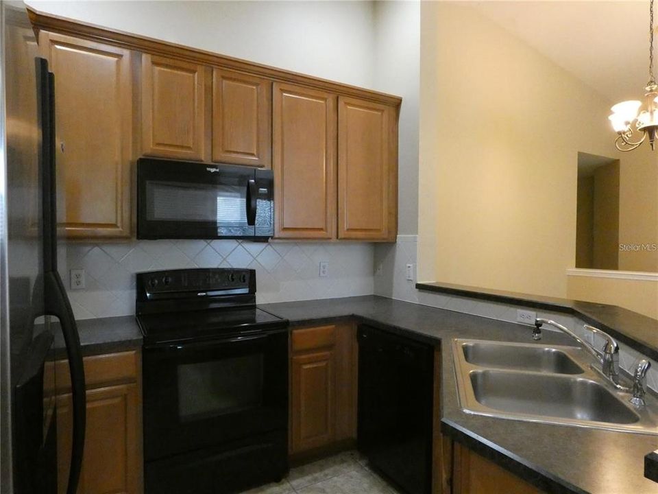 : $1,850 (2 beds, 2 baths, 1018 Square Feet)
