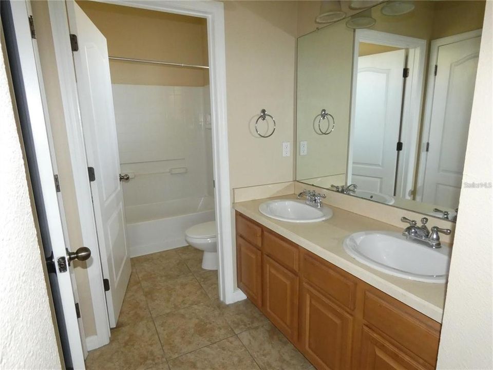 : $1,850 (2 beds, 2 baths, 1018 Square Feet)
