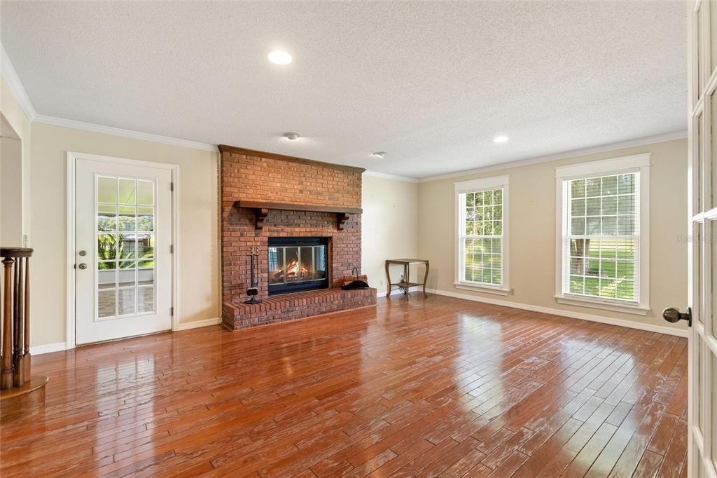 Active With Contract: $495,000 (3 beds, 2 baths, 1760 Square Feet)