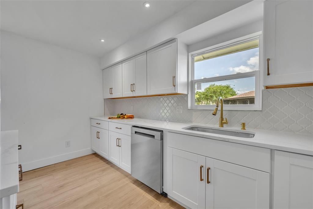En Venta: $399,999 (3 camas, 2 baños, 1560 Pies cuadrados)