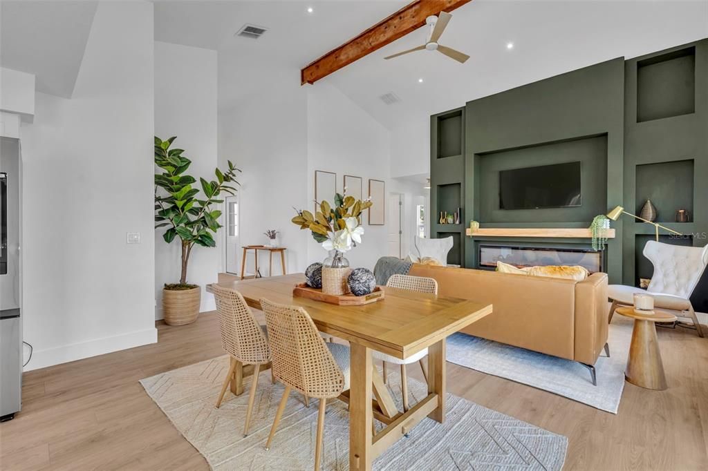 En Venta: $399,999 (3 camas, 2 baños, 1560 Pies cuadrados)