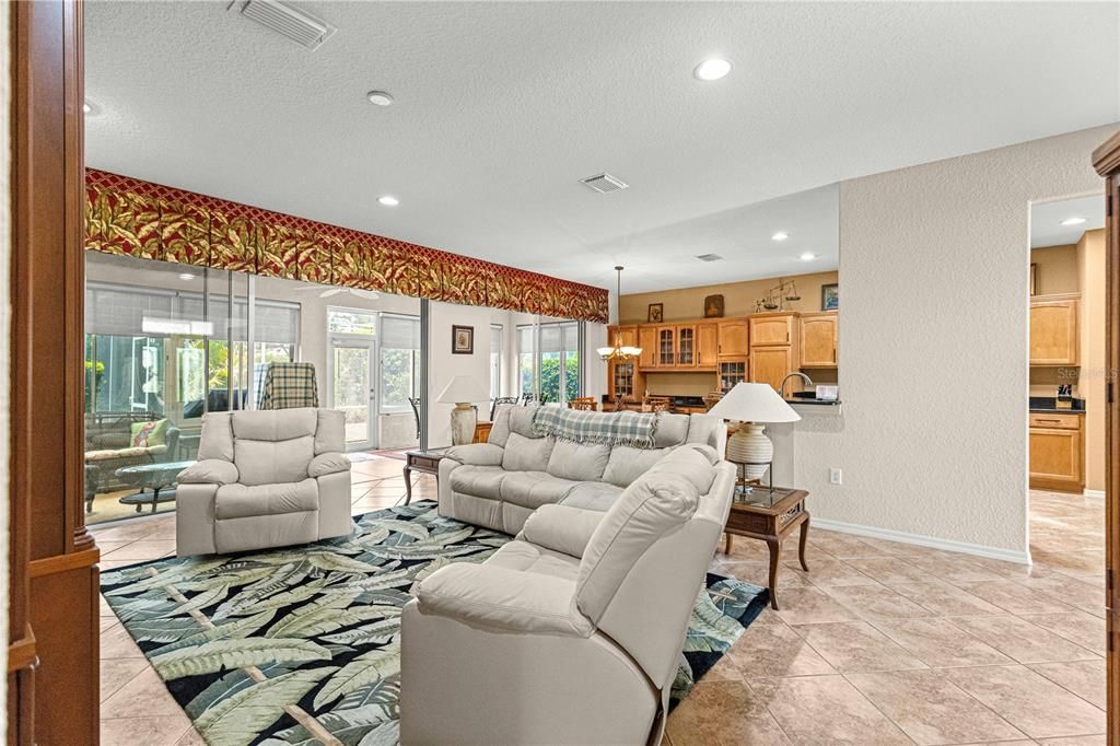 На продажу: $389,900 (3 спален, 2 ванн, 1958 Квадратных фут)